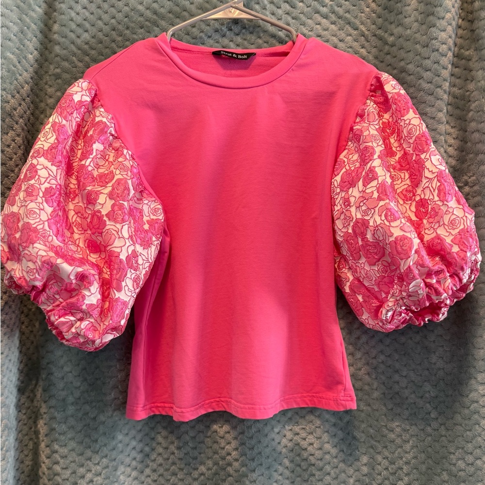 Strut & Bolt Vibrant Pink Floral Puff Sleeve Blouse